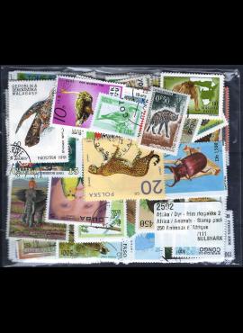 250 vnt skirtingų pašto ženklų pakuotė "Afrikos gyvūnai" 2502