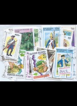 50 vnt skirtingų pašto ženklų pakuotė "Uniformos" 2642
