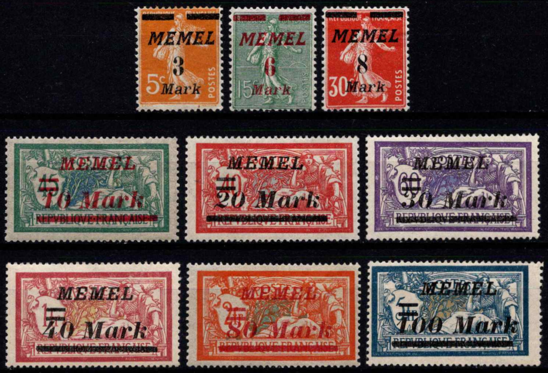 Perspausdinti Paryžiaus miesto spaustuvėje, juoda ir raudona spalvomis