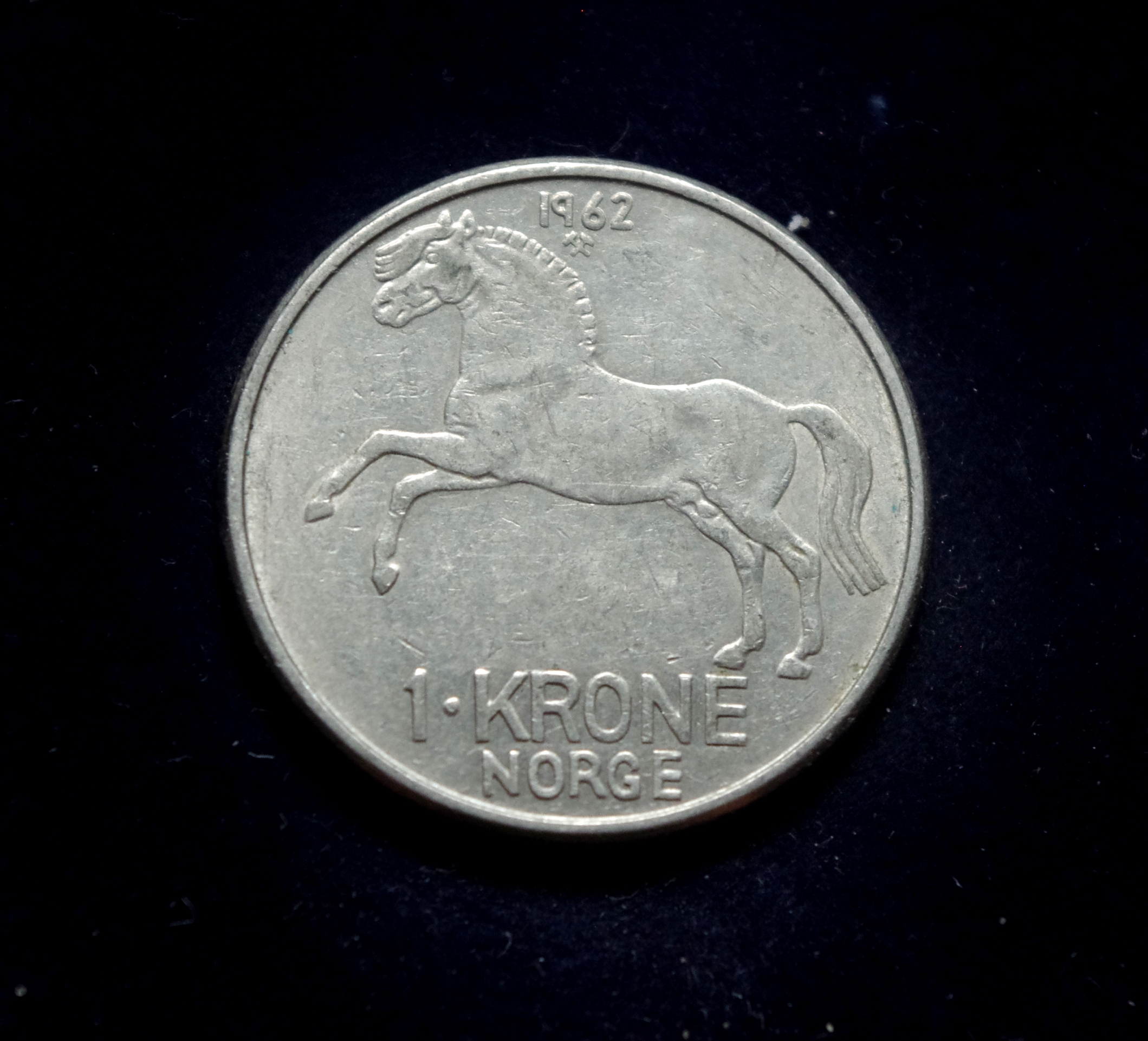 IMGP8728 moneta, 1 krona, Norvegija, arklys