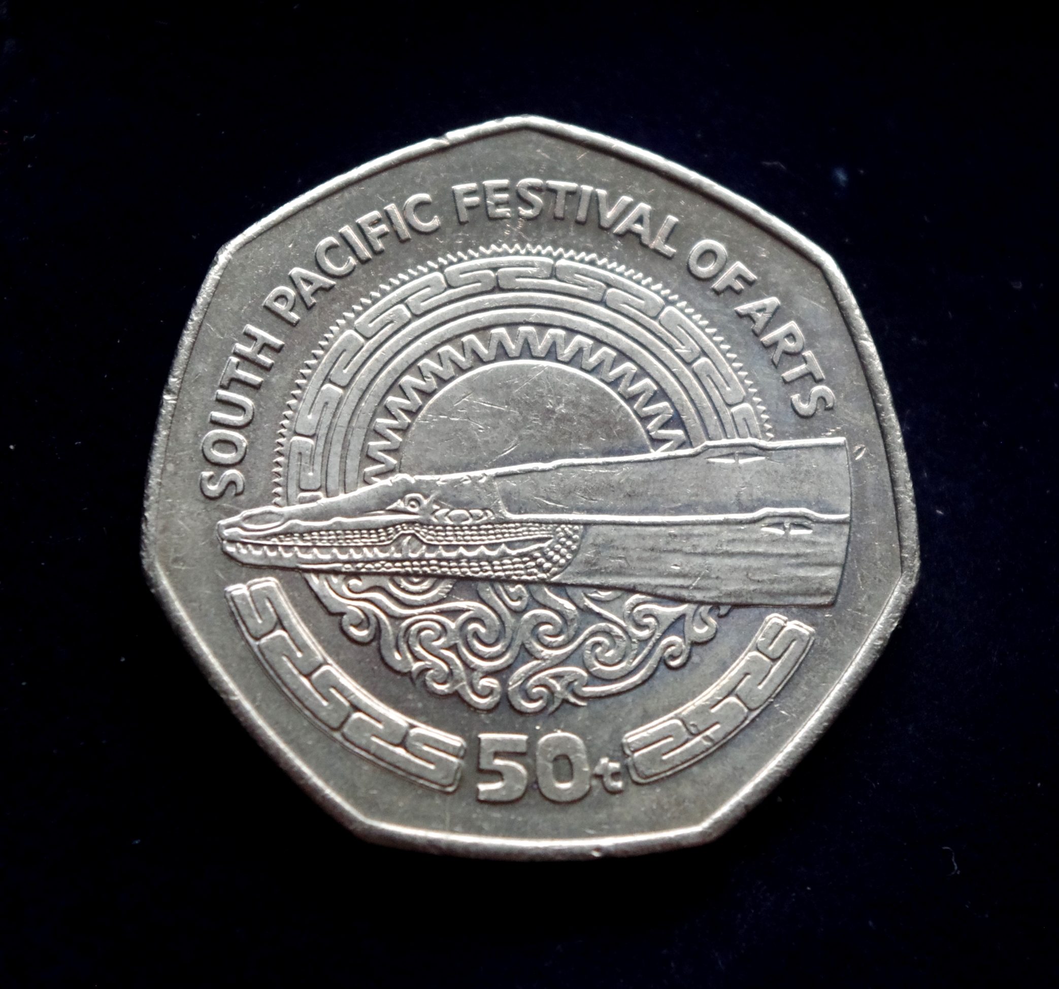 IMGP0808 Papua Naujosios Gvinėjos 50 tojų proginė moneta. Pietų Ramiojo vandenyno menų festivalis