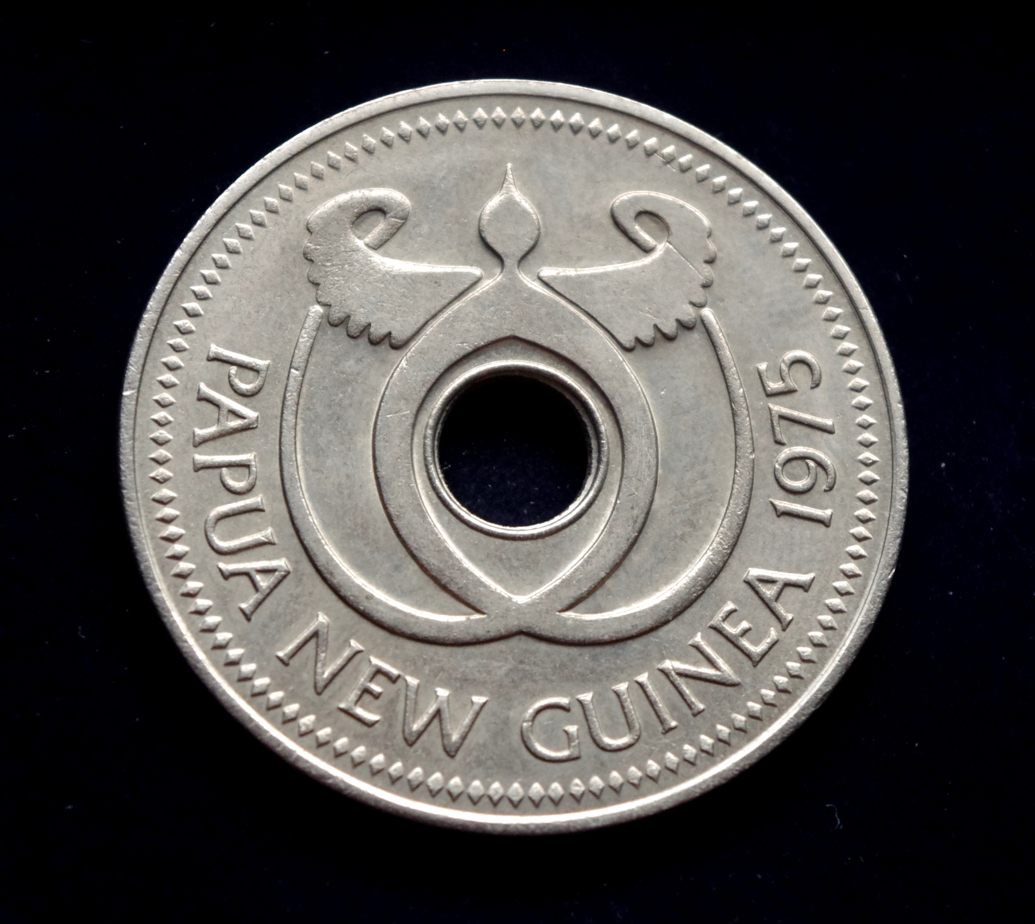 Papua Naujosios Gvinėjos 1 kinos moneta. Krokodilai