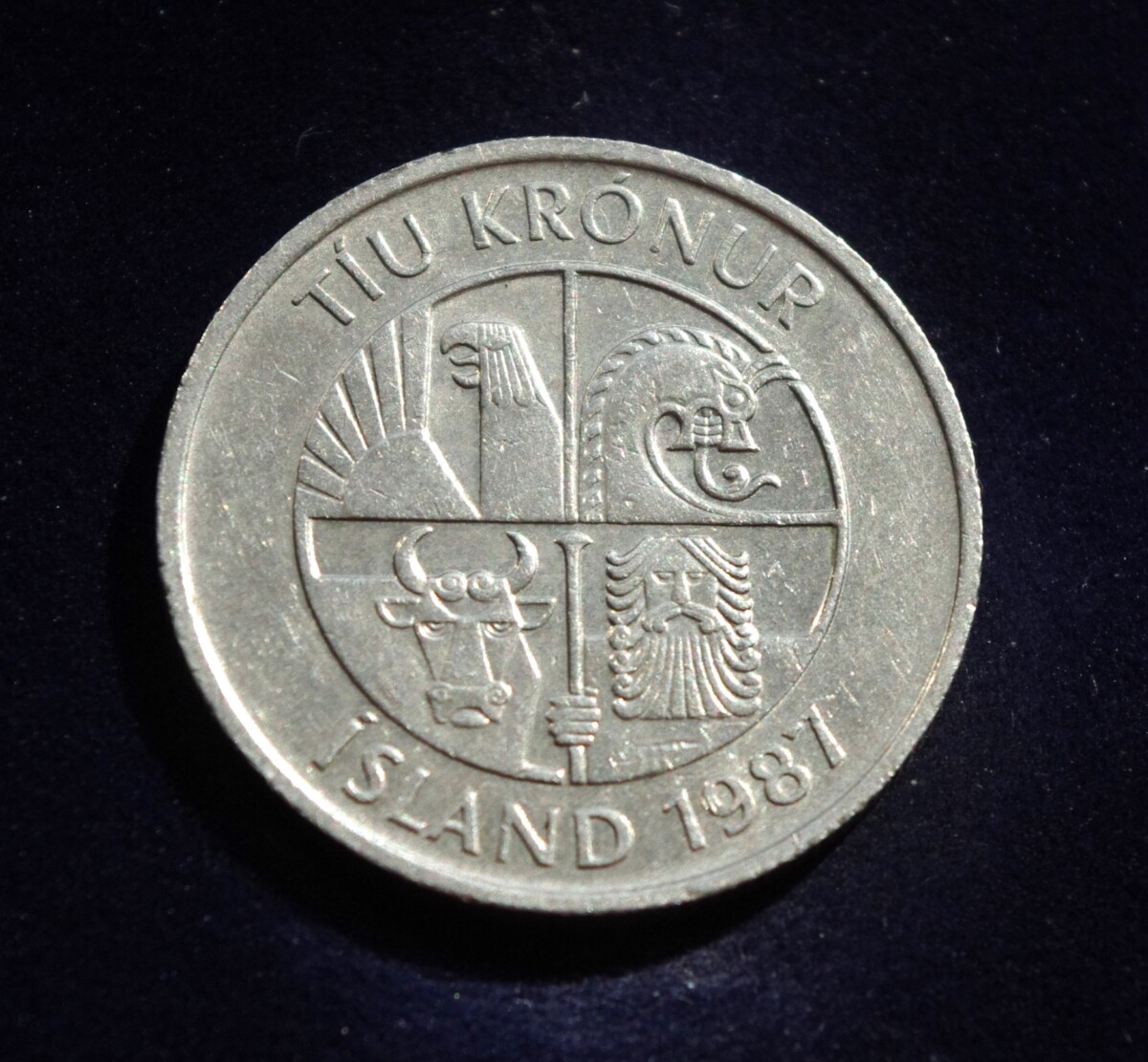 moneta 10 kronų, Islandija