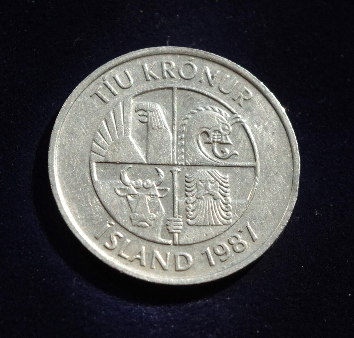 moneta 10 kronų, Islandija