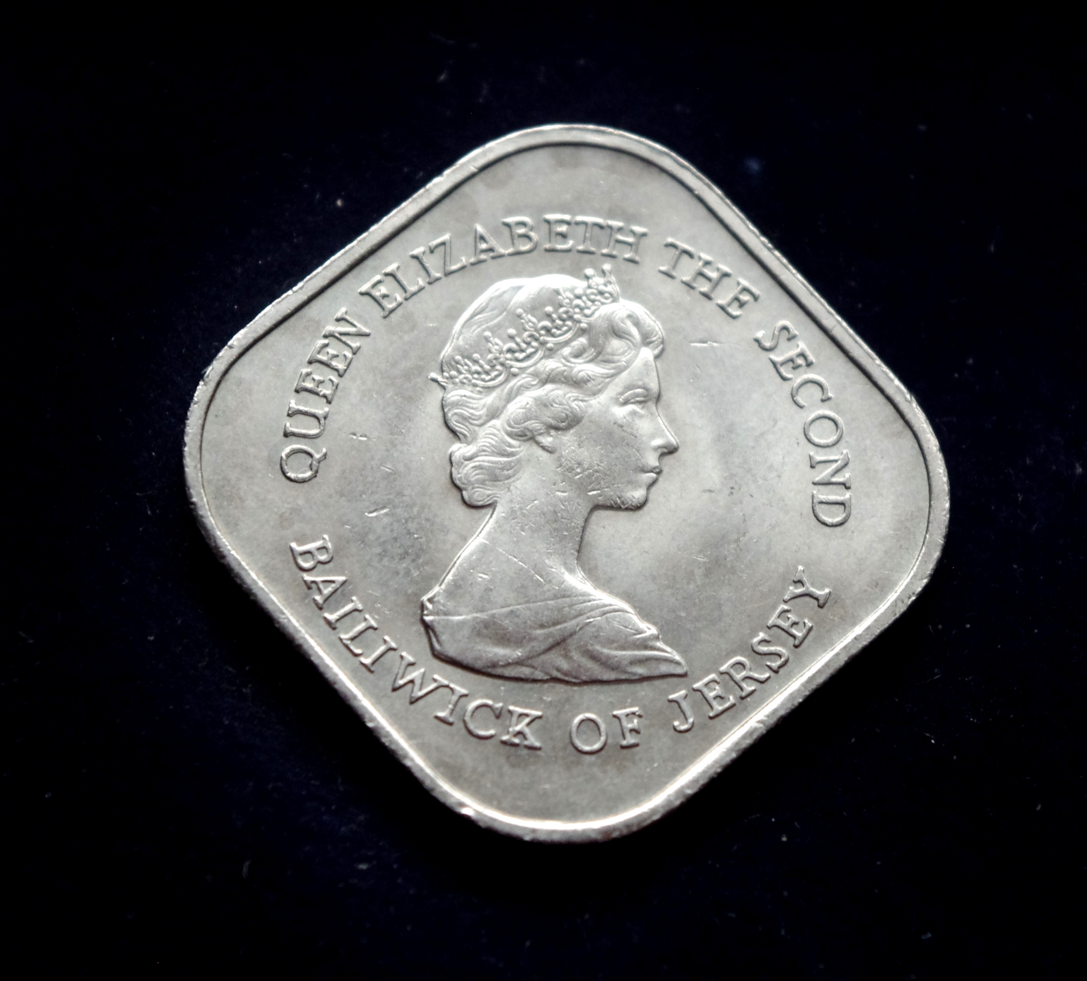 IMGP0301 Džersio proginė 1 svaro moneta: Džersio mūšio 200 metų sukaktis