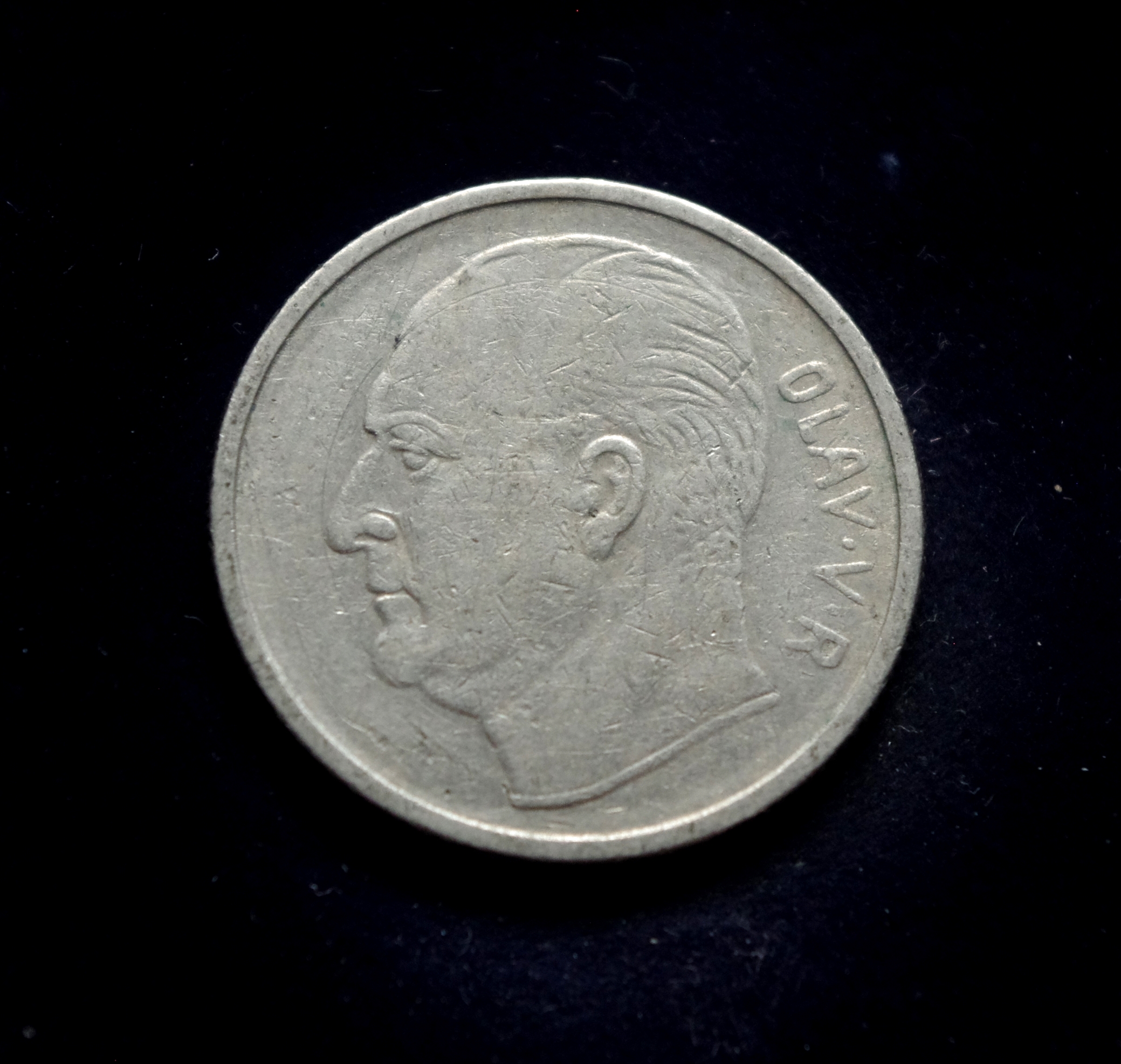 IMGP8656 moneta, 1 krona, Norvegija, arklys