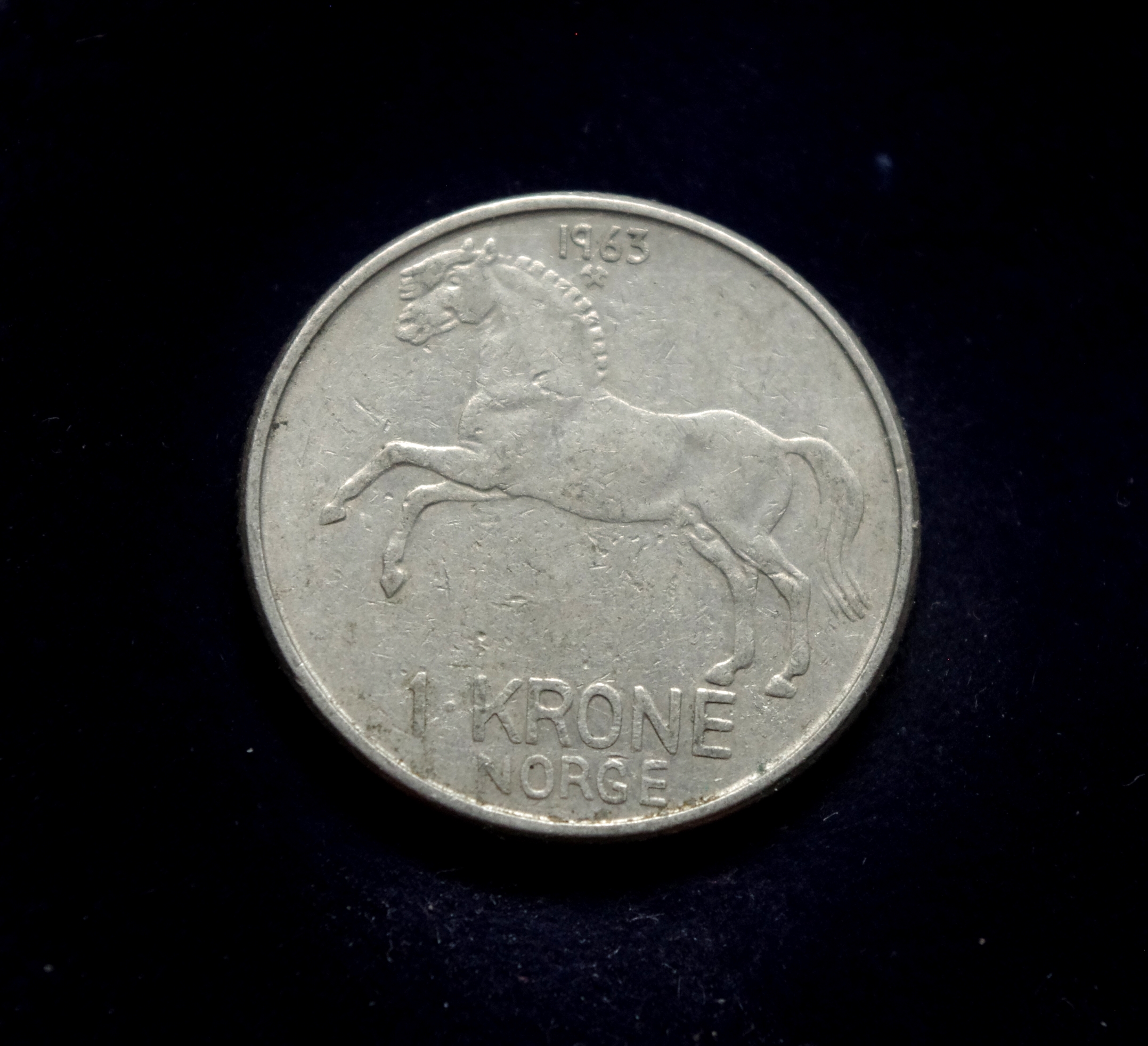 IMGP8690 moneta, 1 krona, Norvegija, arklys