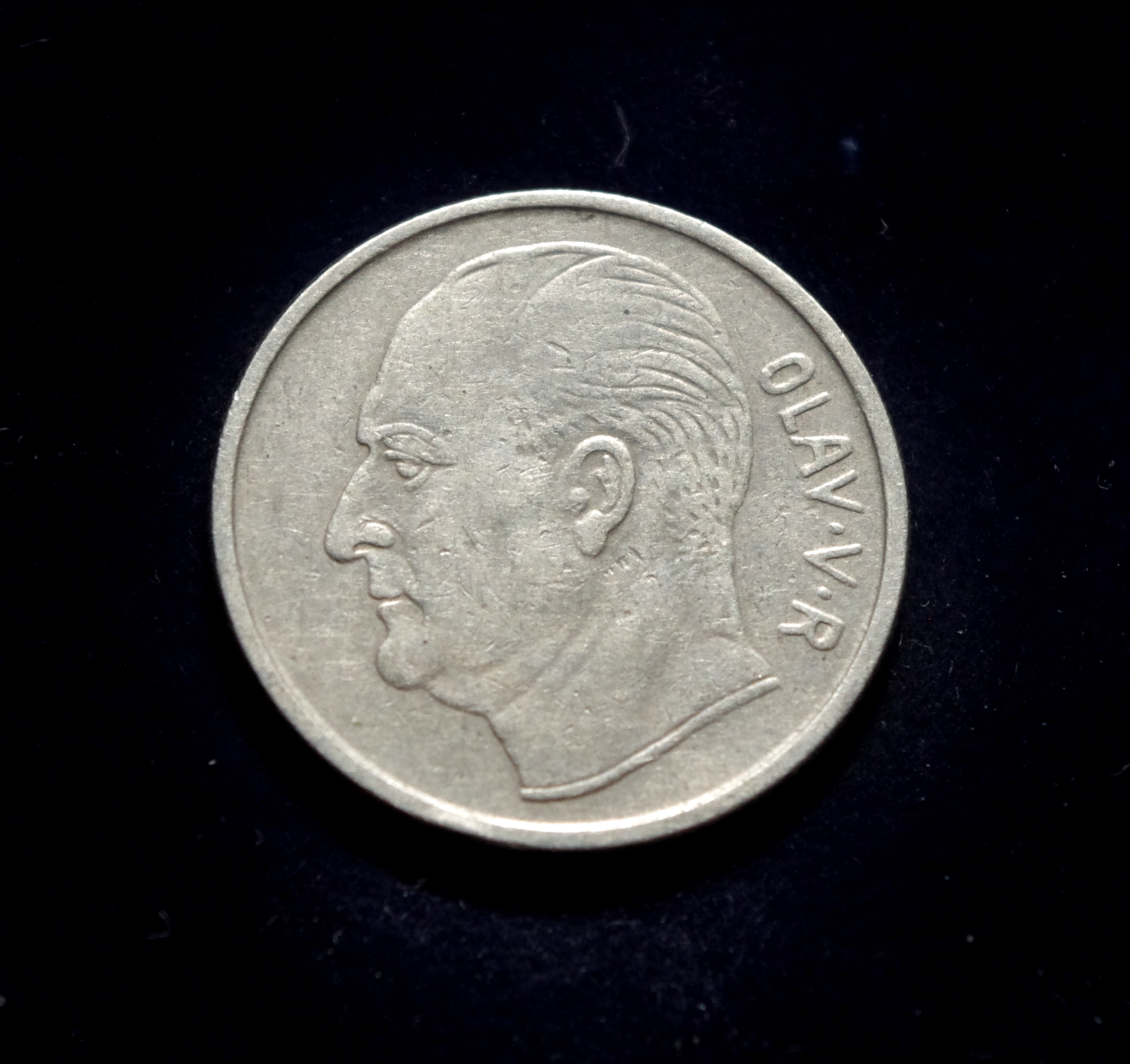 IMGP8705 moneta, 1 krona, Norvegija, arklys