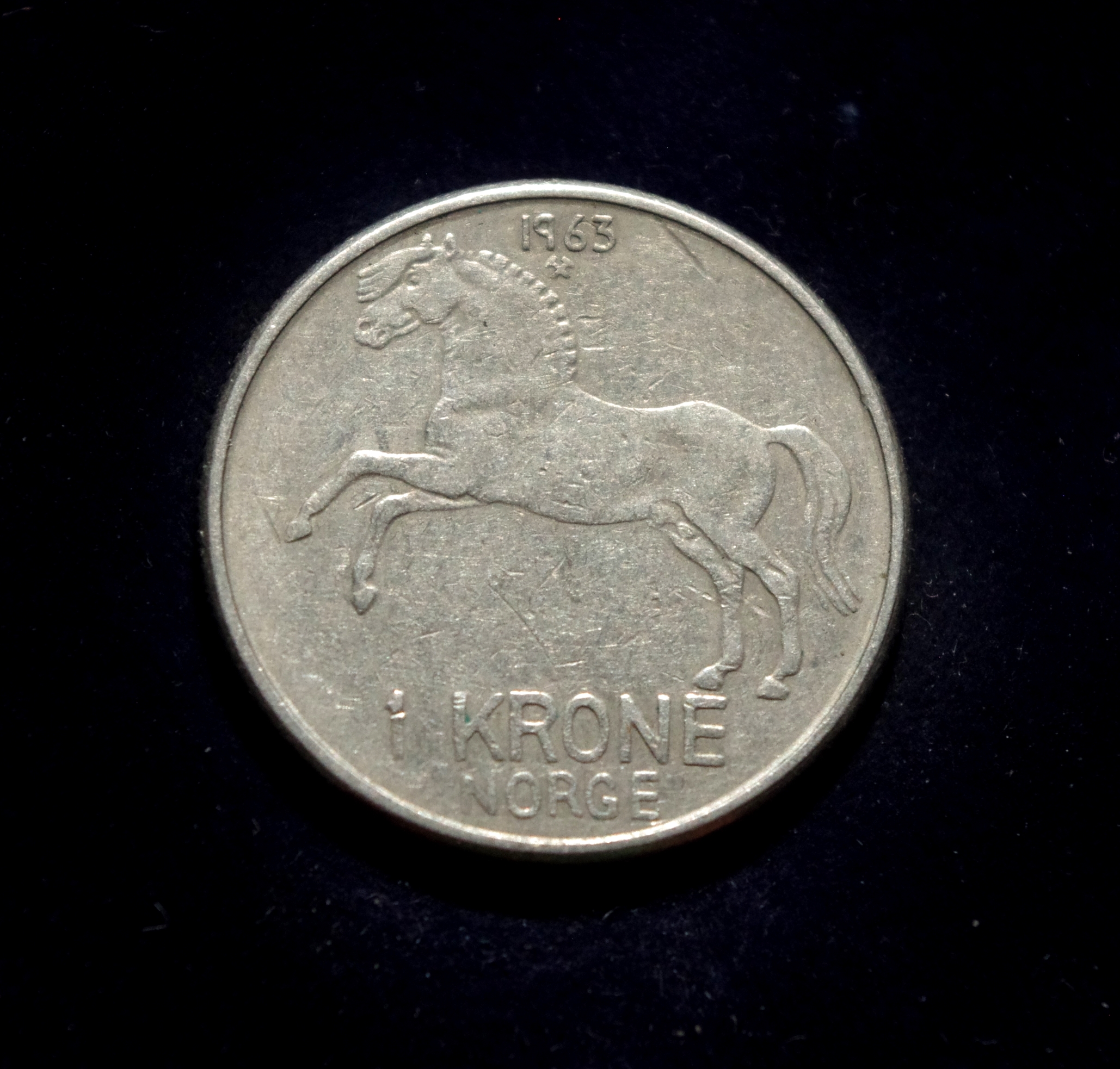 IMGP8713 moneta, 1 krona, Norvegija, arklys