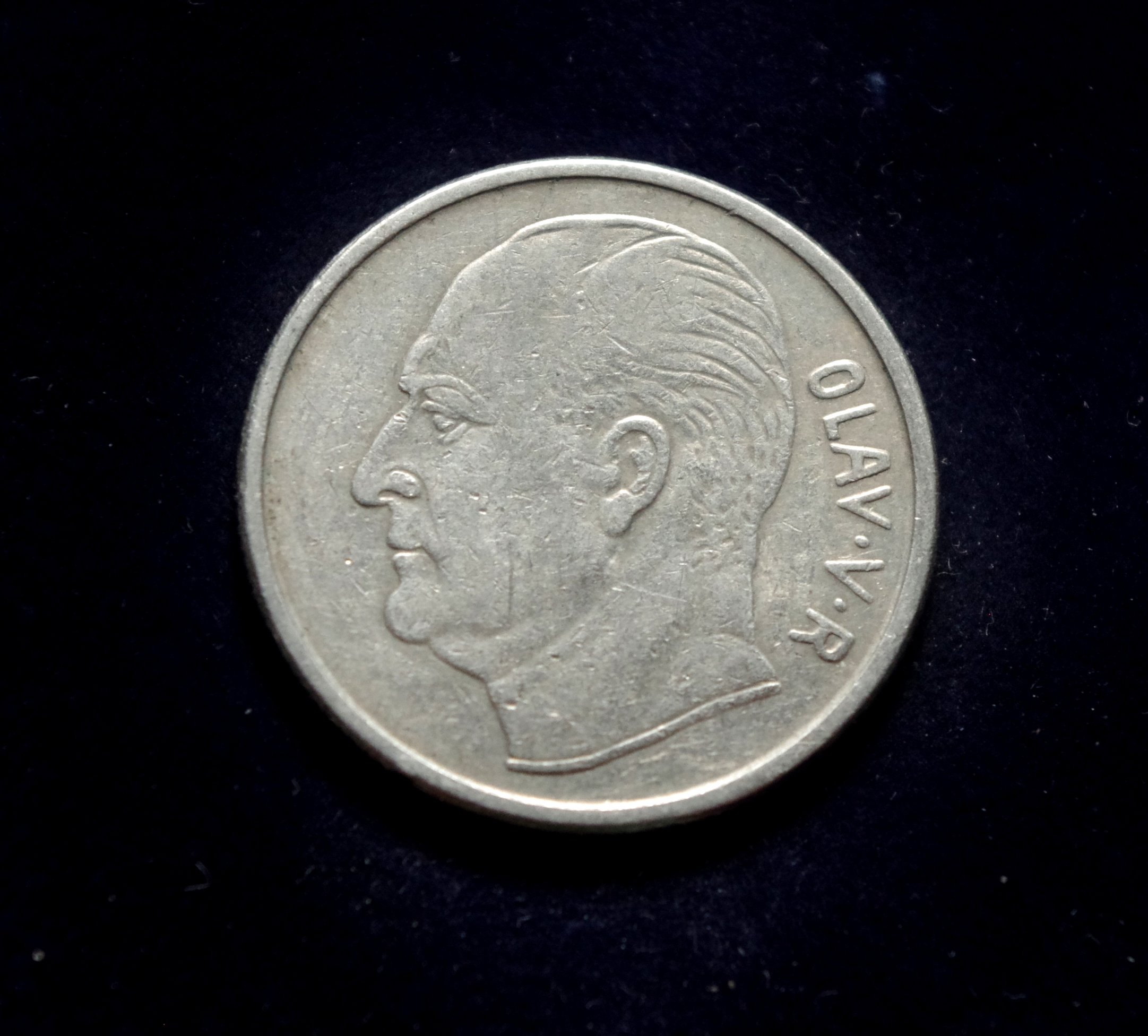 IMGP8715 moneta, 1 krona, Norvegija, arklys