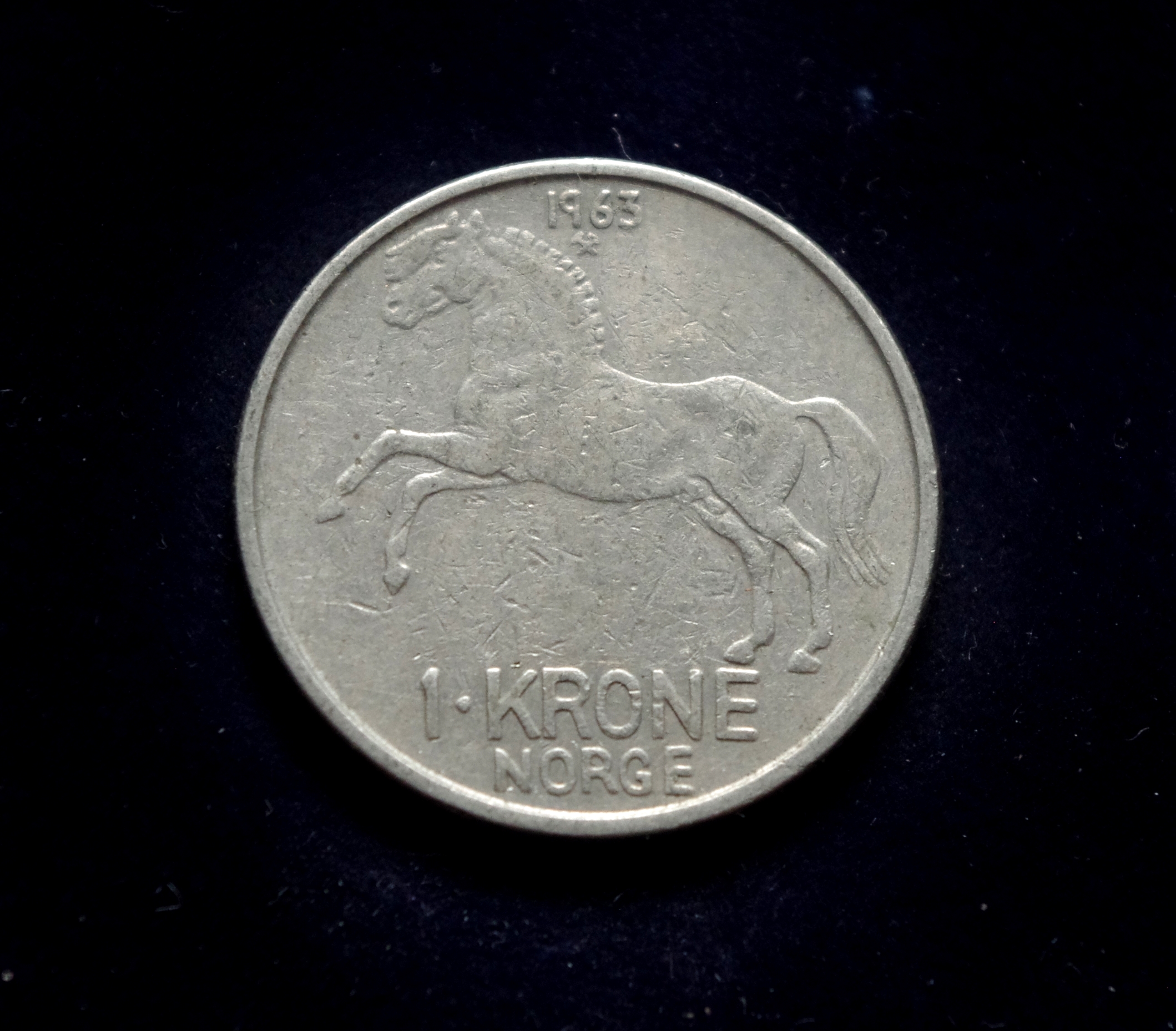 IMGP8716 moneta, 1 krona, Norvegija, arklys