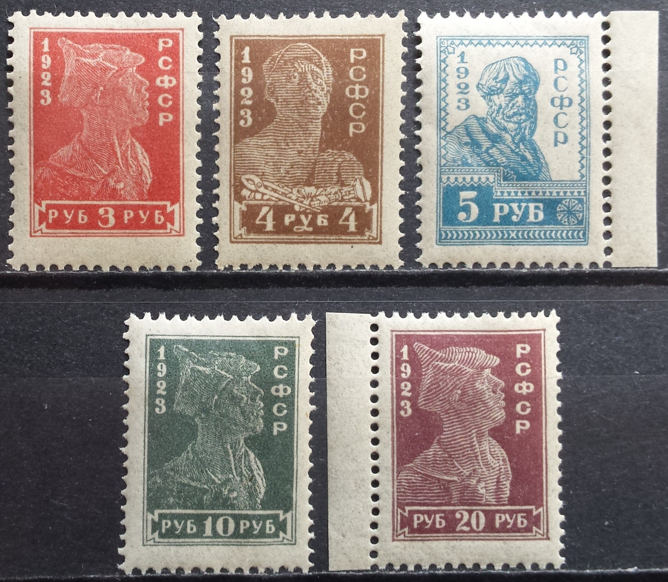 Standartinė laida: Revoliucijos jėgos