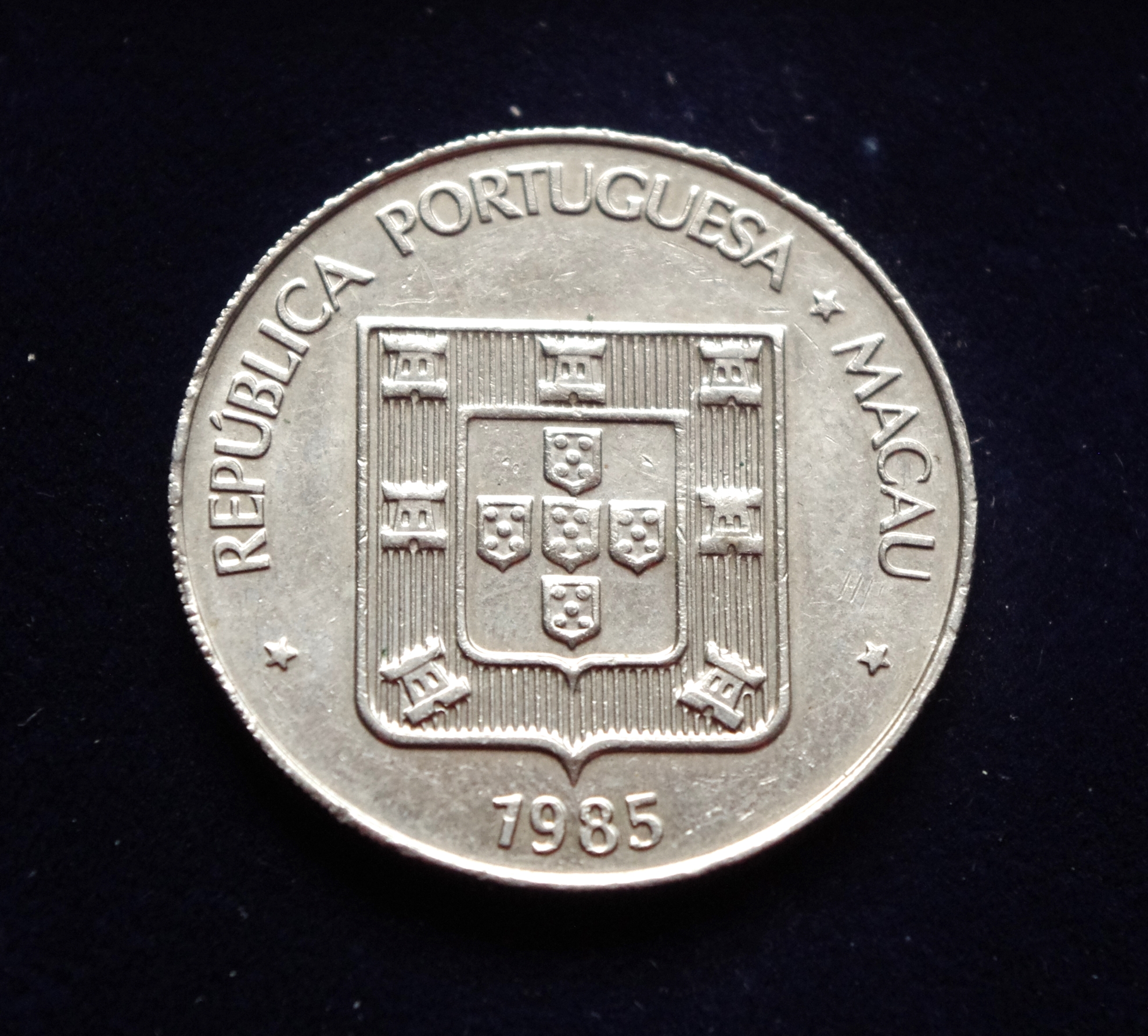 Portugalijos Makao 5 patakų moneta. Drakonas