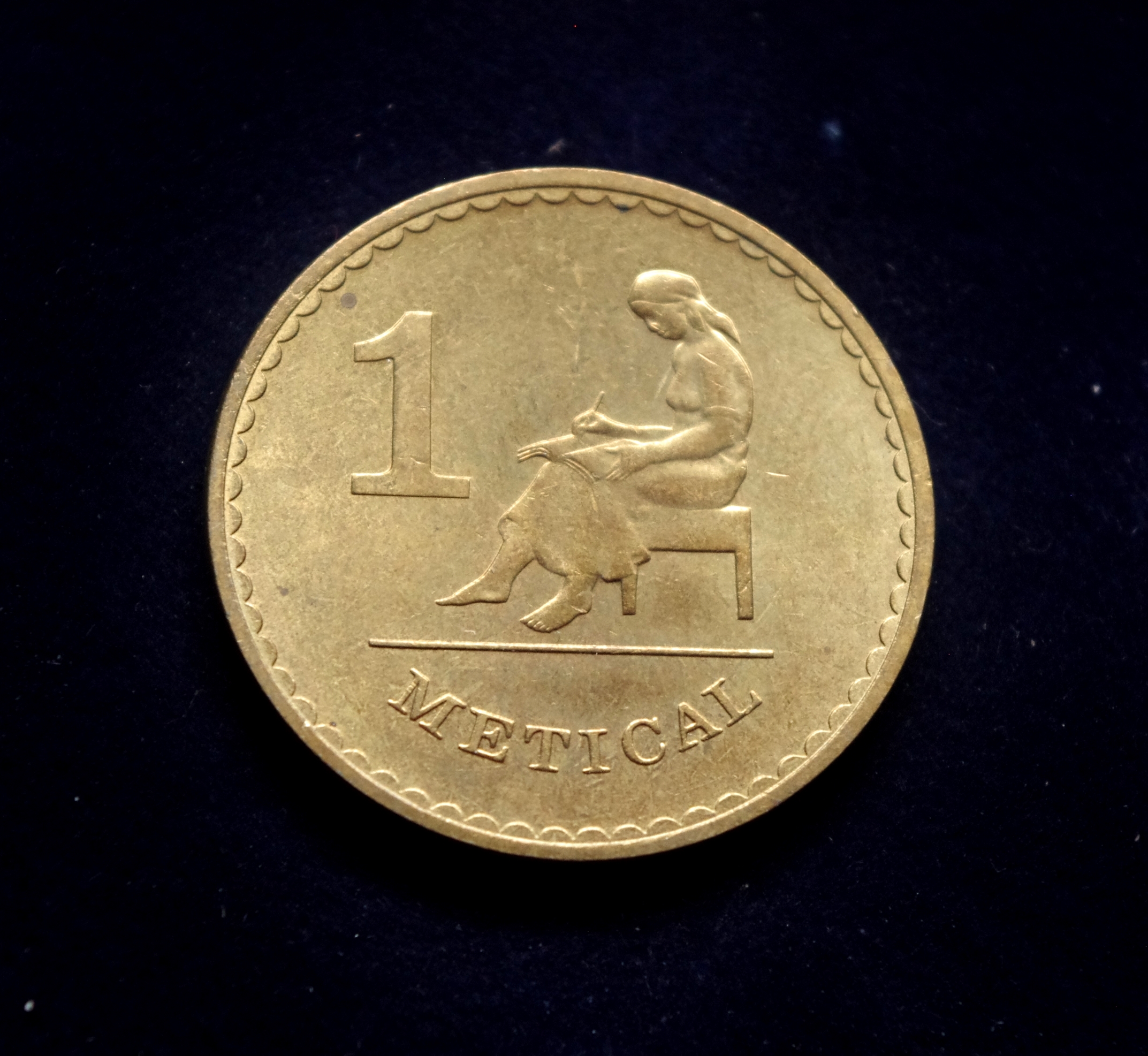 Mozambiko 1 metikalio moneta. Žuvis