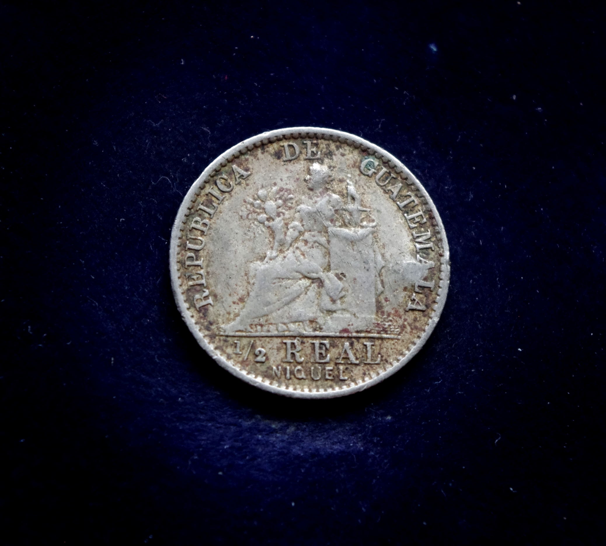 Gvatemalos 1/2 realo moneta