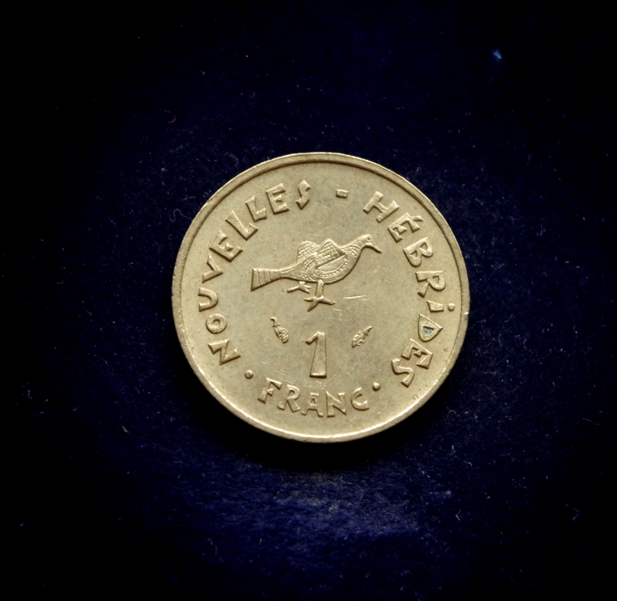 Naujųjų Hebridų (Vanuatu) 1 franko moneta. Paukštis fregata