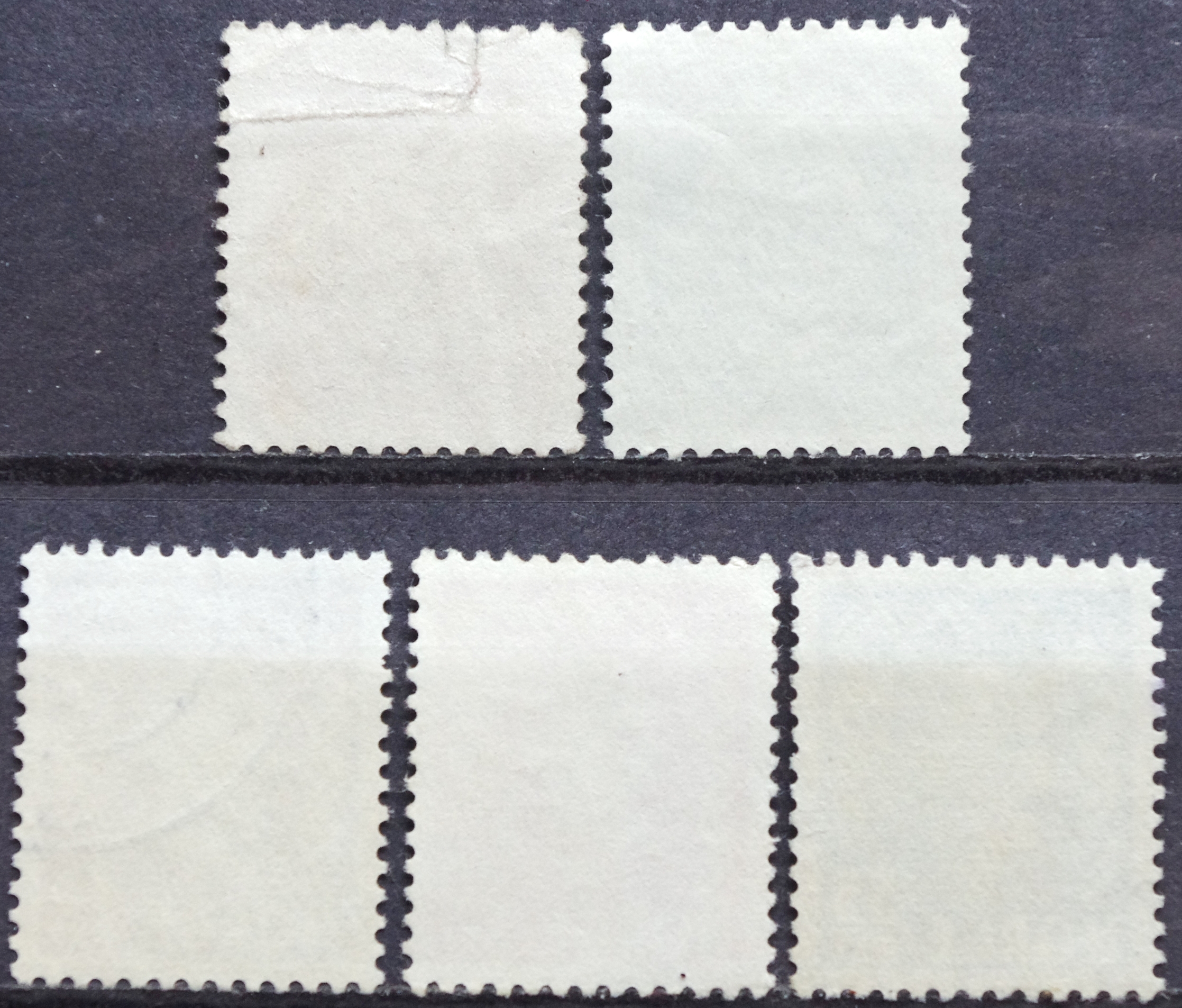 Pašto ženklai, Norvegija. Standartinių pašto ženklų nominalų papildymo laida. Pašto ragas ir Karalius Hokonas VII