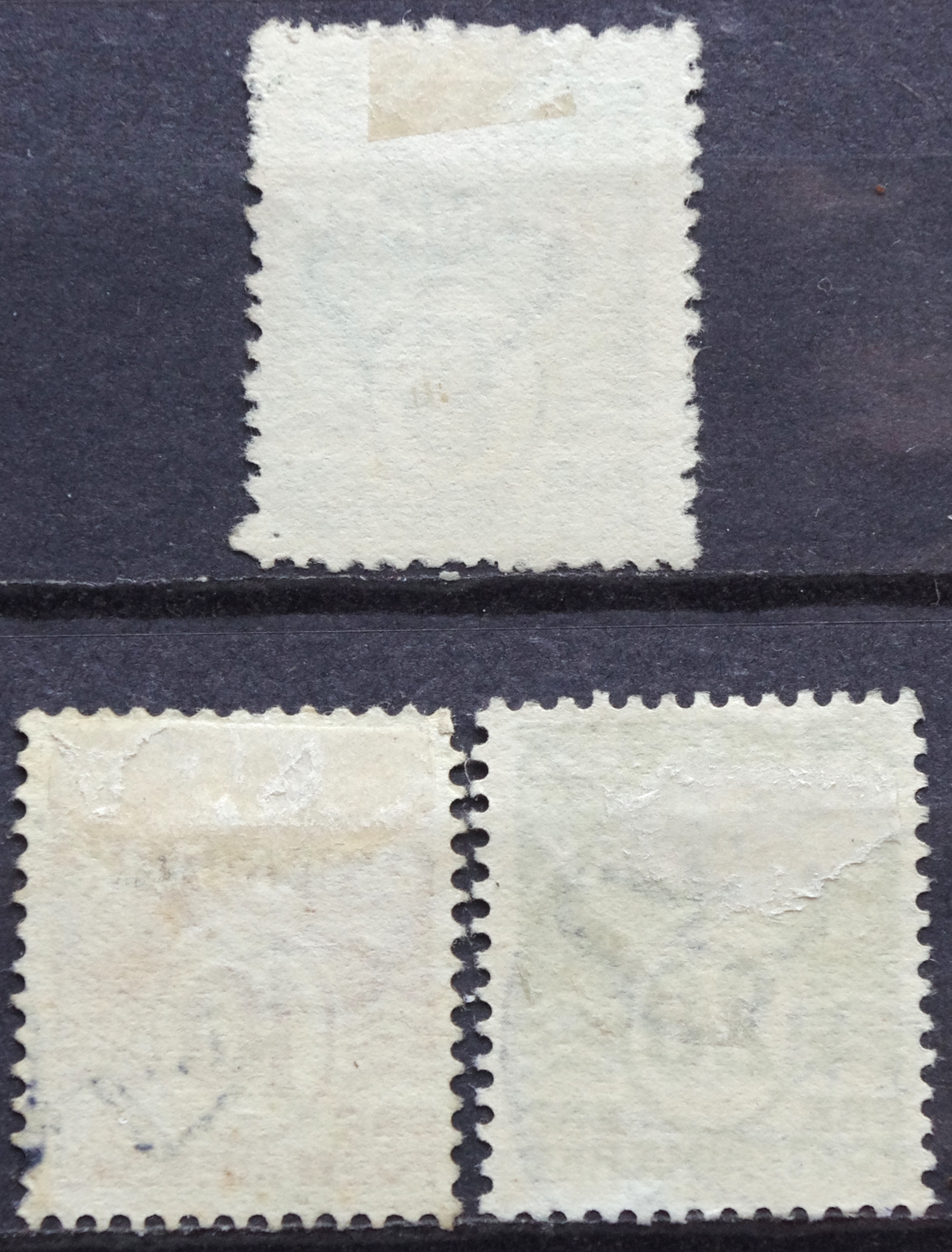 Dabija. Standartinė pašto ženklų laida. Banguotos linijos ir 18 širdelių