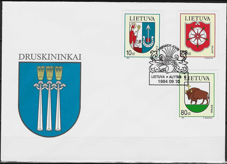Pirmos dienos vokas. Lietuvos miestų herbai: Punia, Alytus, Perloja. Ant voko Druskininkų miesto herbas