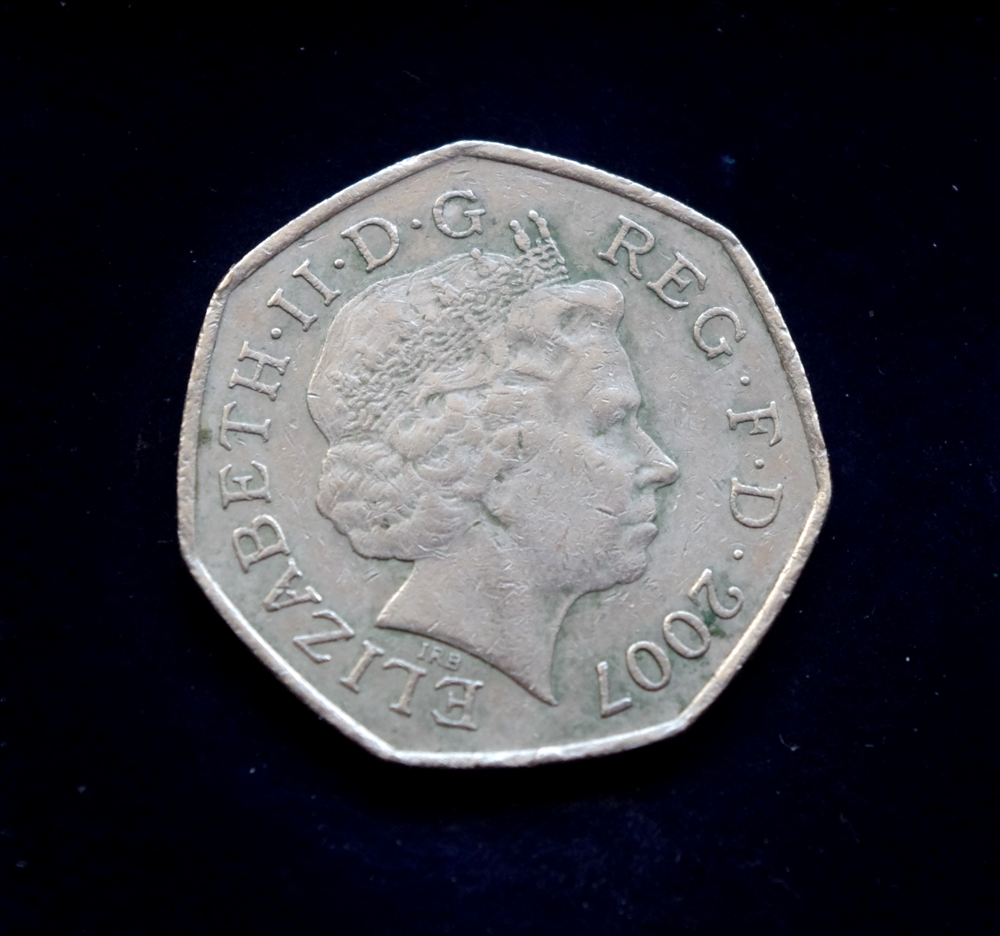 Jungtinės Karalystės 50 pensų proginė moneta. 100-osios metinės - Skautų Judėjimas