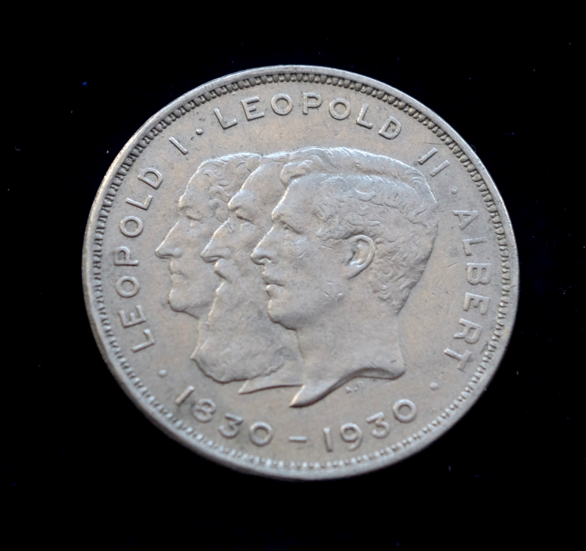 Belgijos 10 frankų proginė moneta: Nepriklausomybės 100-o metų sukaktis