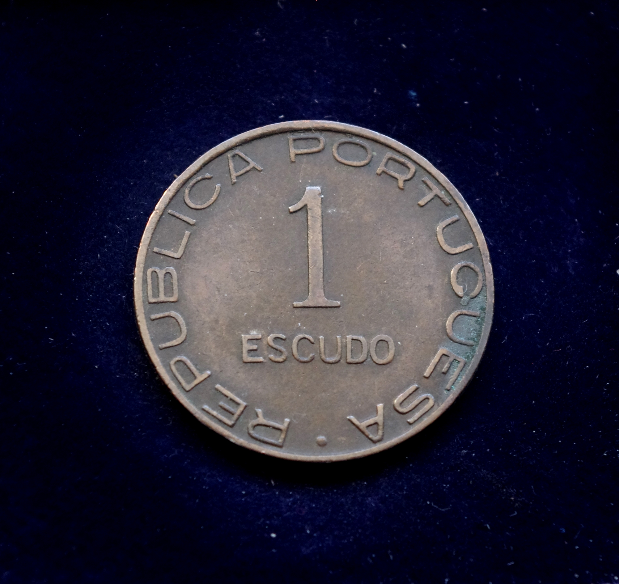 Portugalijos, Mozambiko kolonijos 1 eskudo moneta