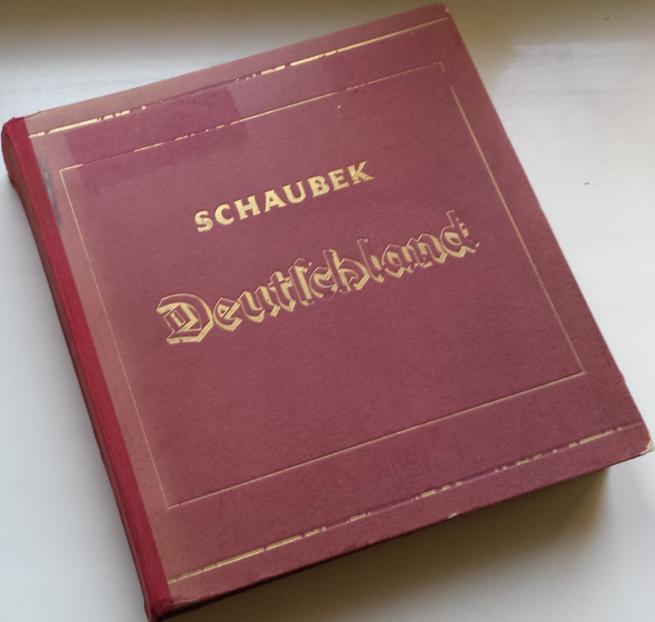 Labai didelis ir storas SCHAUBEK albumas