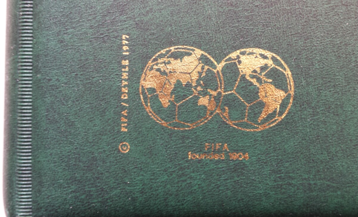 KOLEKCIJA "1982 m. Pasaulio futbolo čempionatas Ispanijoje" Lindner teminiame albume