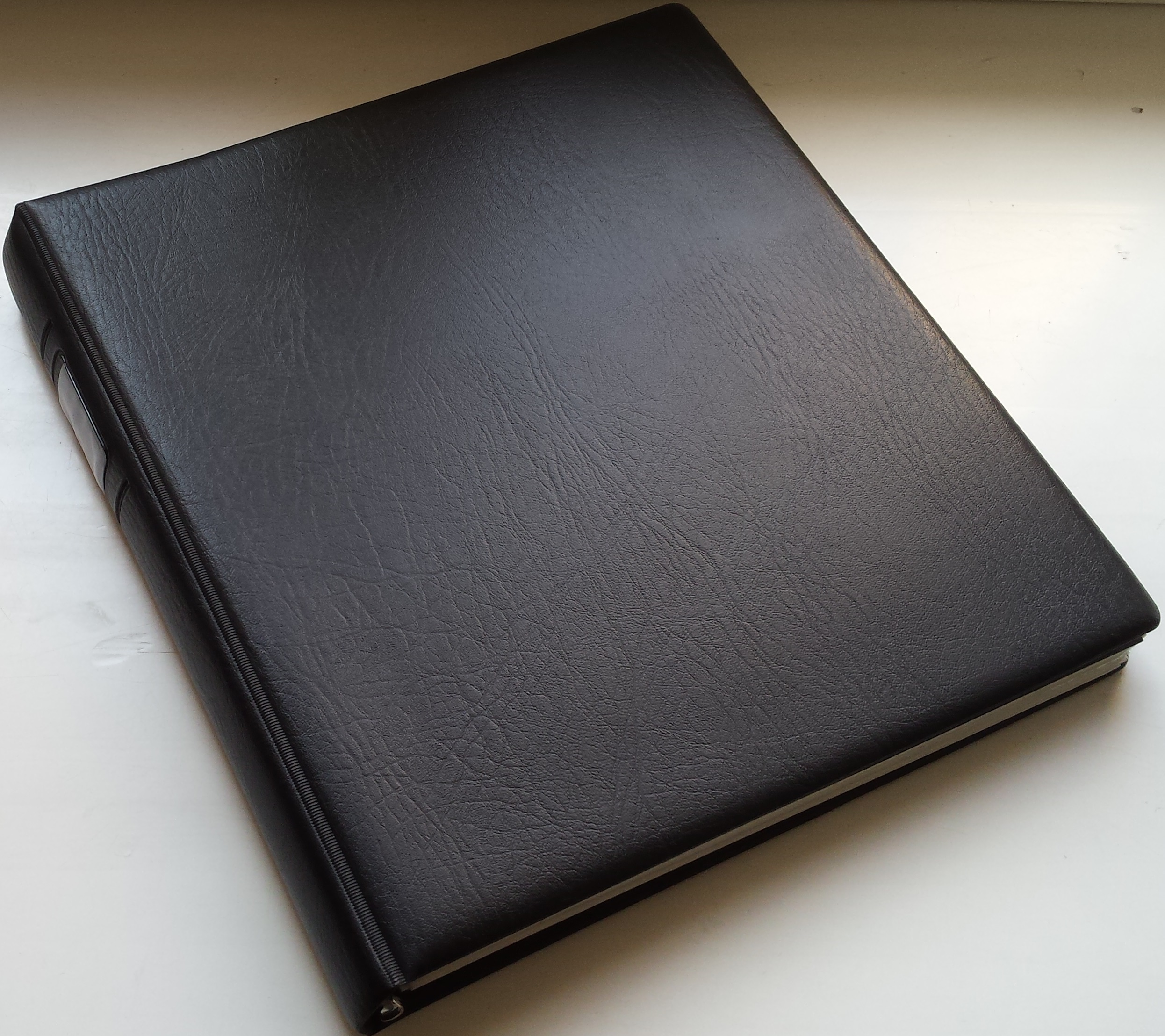 Albumas pašto ženklams, blokams, kitai filatelinei medžiagai LINDNER