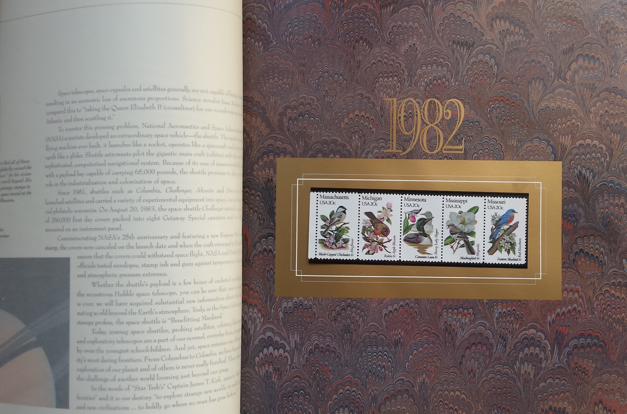 JAV 1980-1989 m. pašto ženklų rinkinio knyga JAV 1980-1989 m. pašto ženklų rinkinio knyga