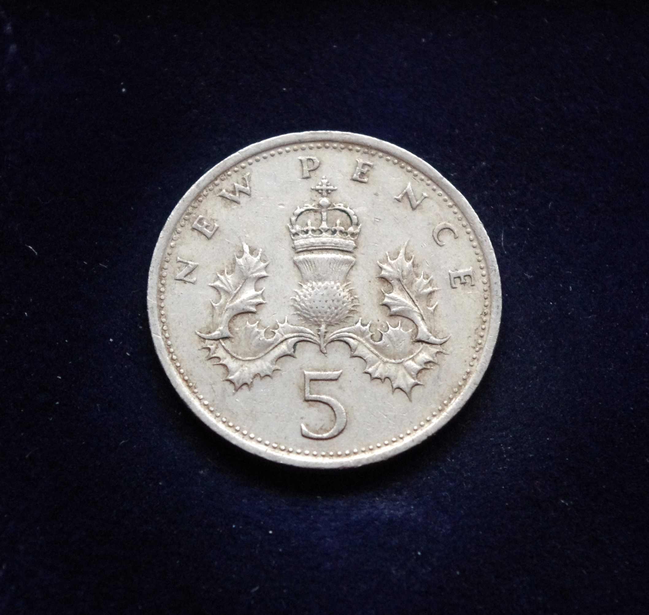 Didžioji Britanija, 5 pensai 1980m