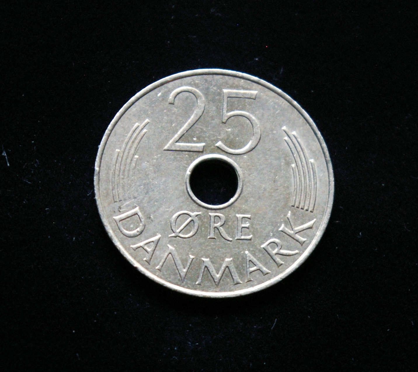 Danija, 25 erės 1985m