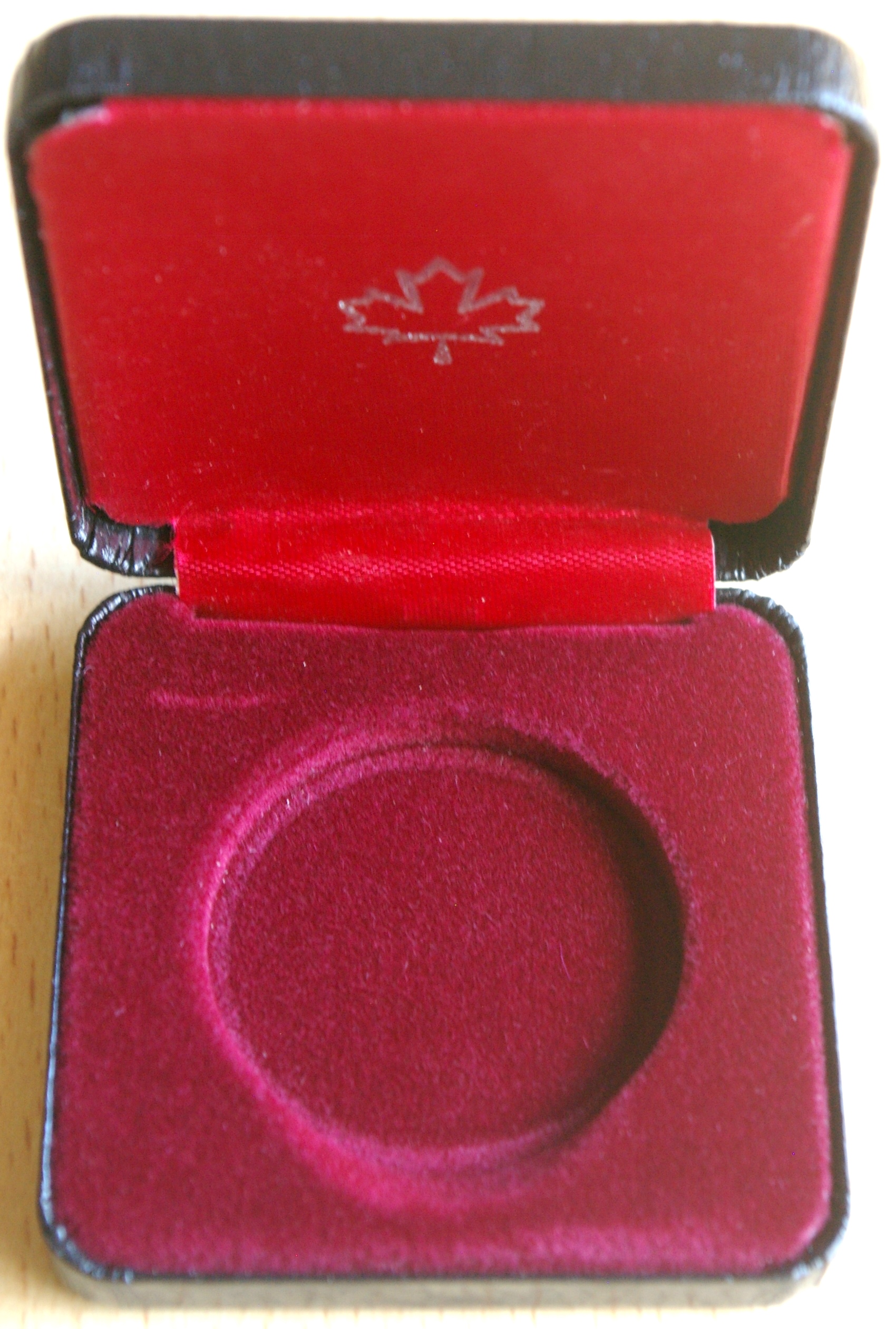 Dėžutė monetai iki 40 mm. skersmens