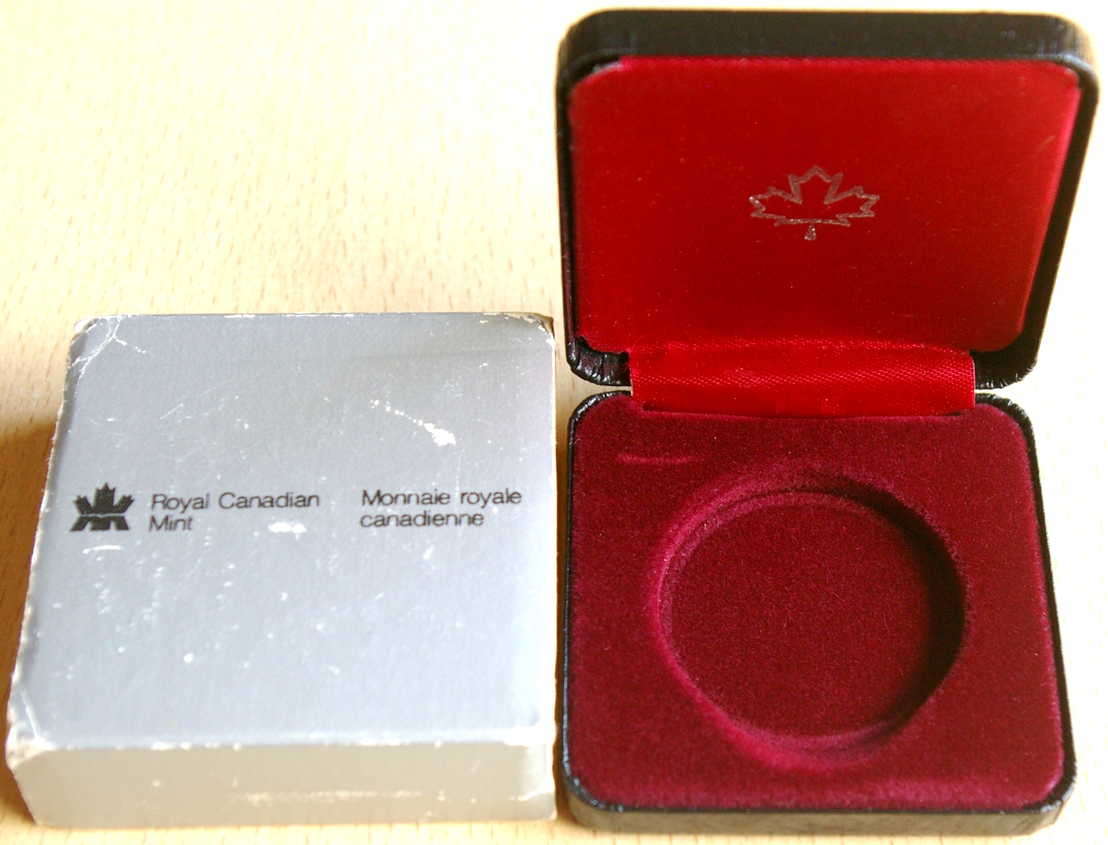 Dėžutė monetai iki 40 mm. skersmens