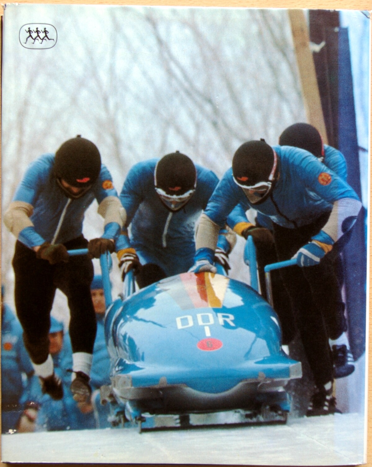 24 knygų (albumų) Olimpiados ir sporto tema kolekcija G