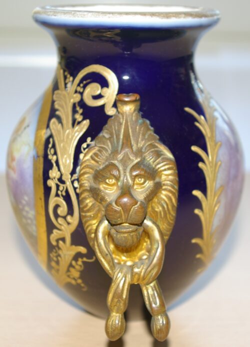 Sevres porcelianinė "vazelė" M