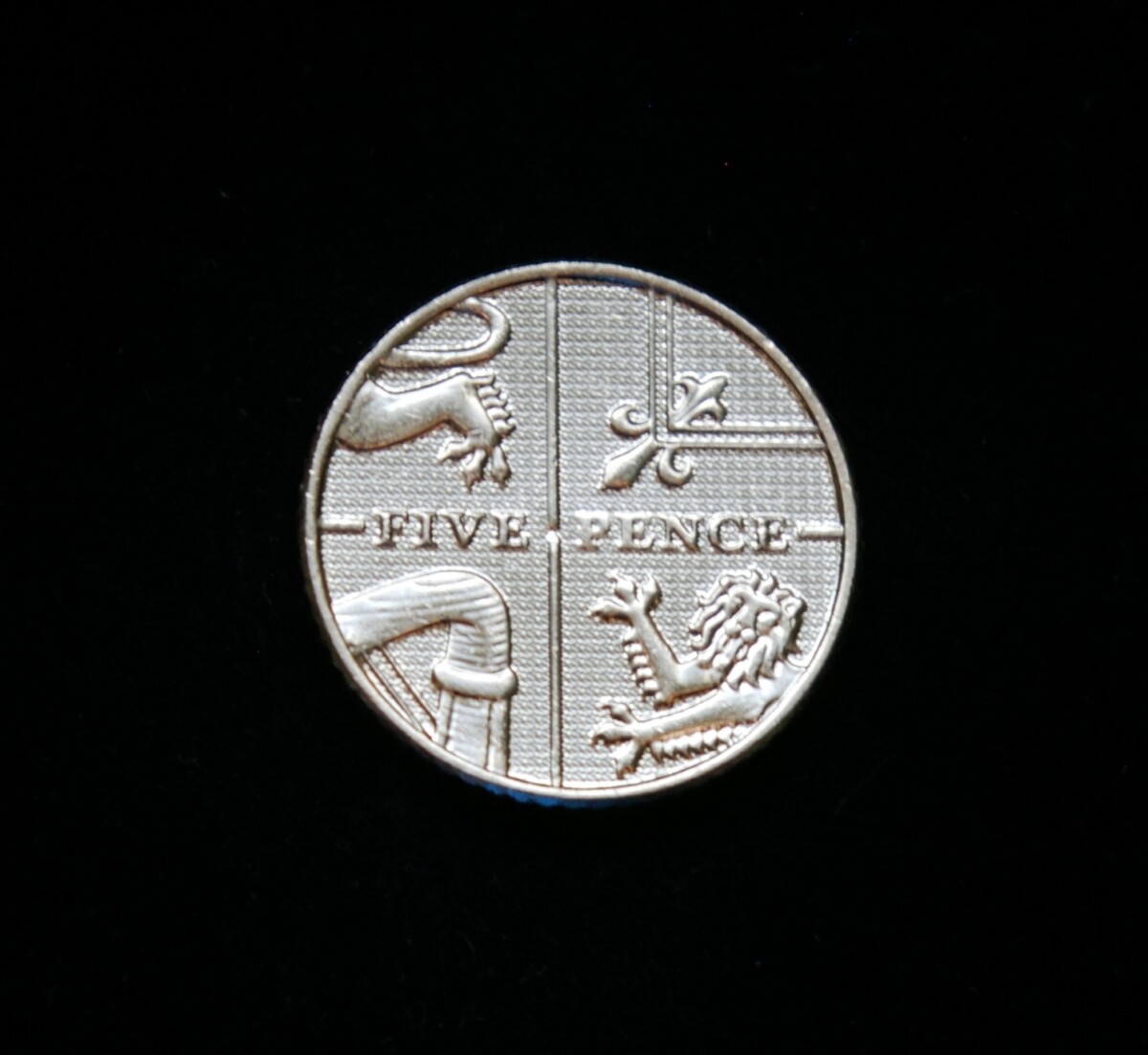 Didžioji Britanija, 5 pensai 2015m