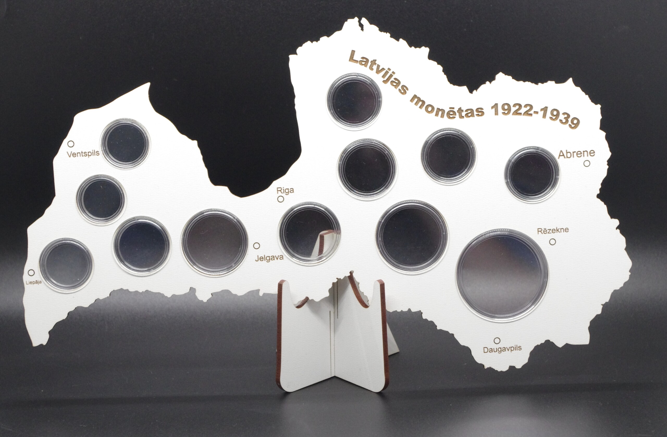 Rėmelis - stovelis Latvijos Respublikos 1922-1939 m. monetoms