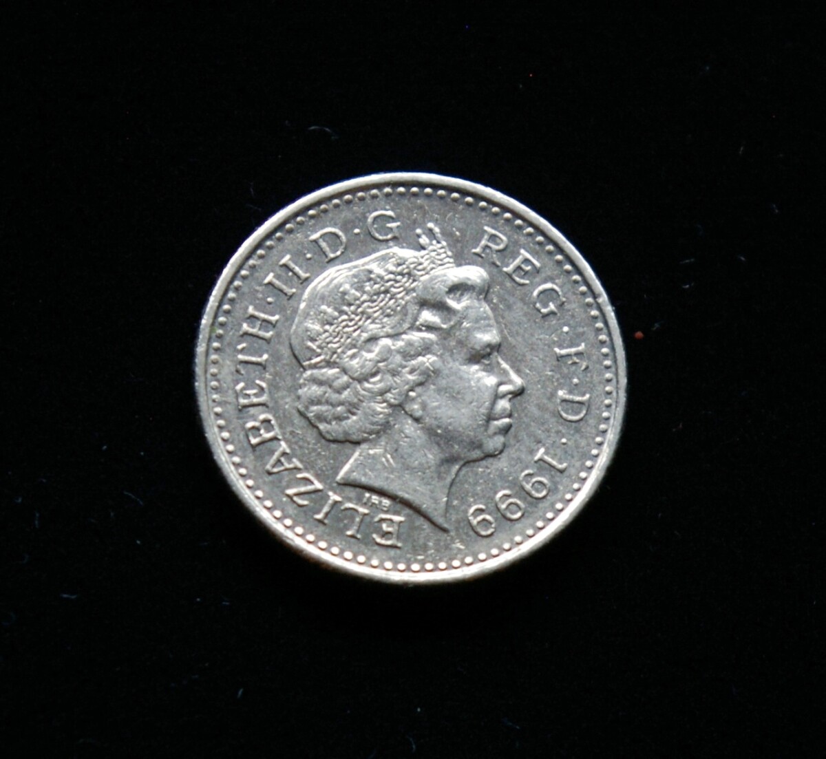 Didžioji Britanija, 5 pensai 1999m