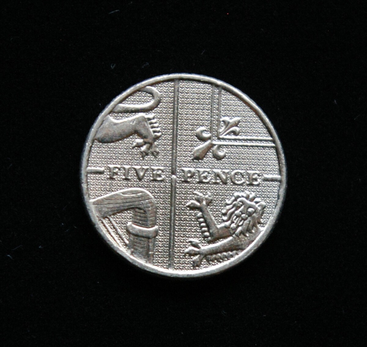 Didžioji Britanija, 5 pensai 2010m