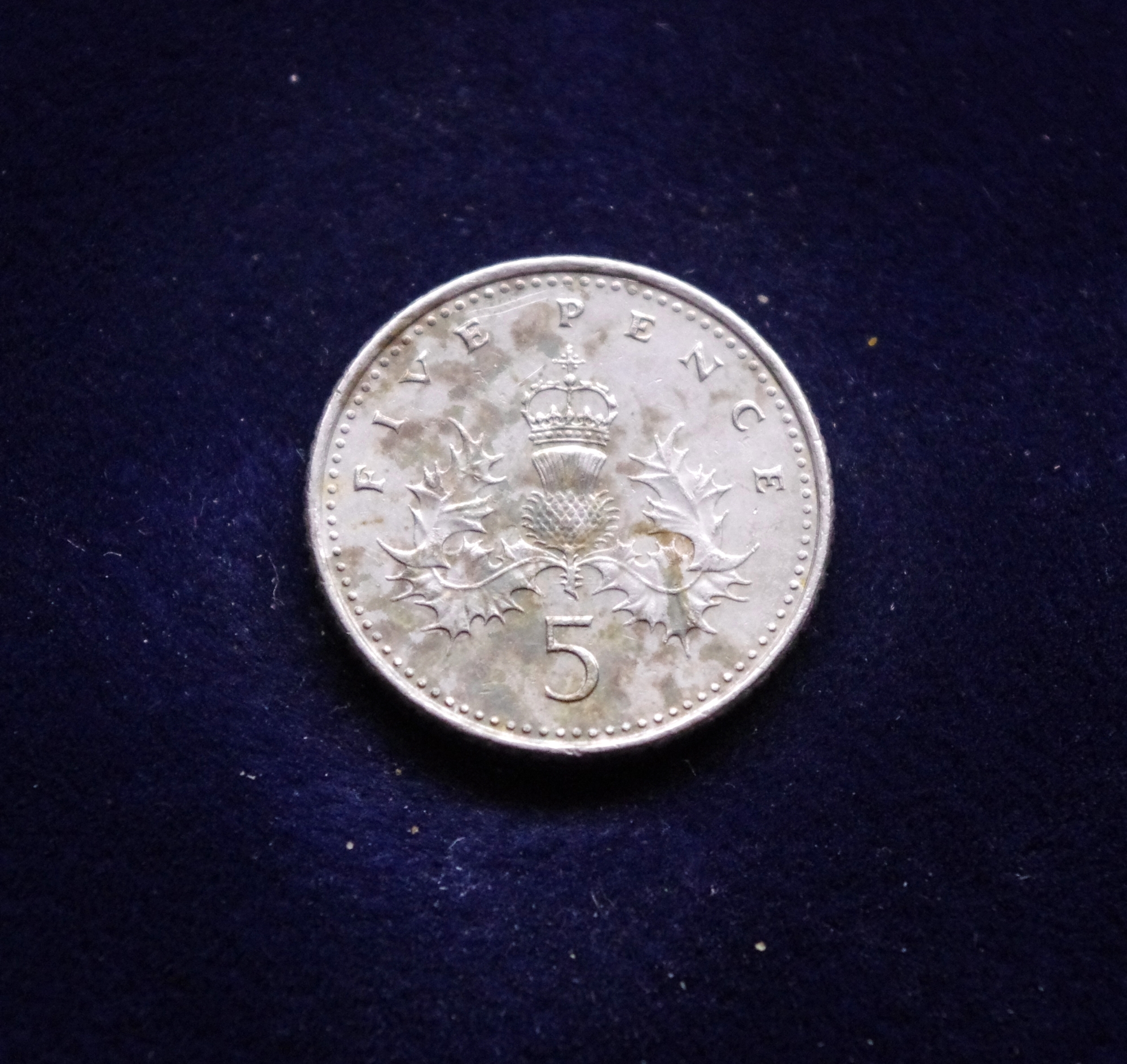 Didžioji Britanija, 5 pensai 2004m