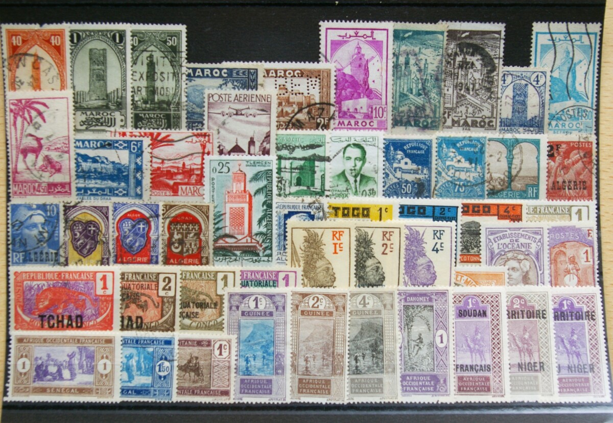 2x50 vnt. skirtingų Prancūzijos kolonijų ir Afrikos regionų pašto ženklų HF015/1