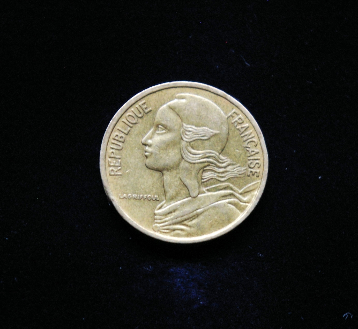 Prancūzija, 5 santimai 1977m