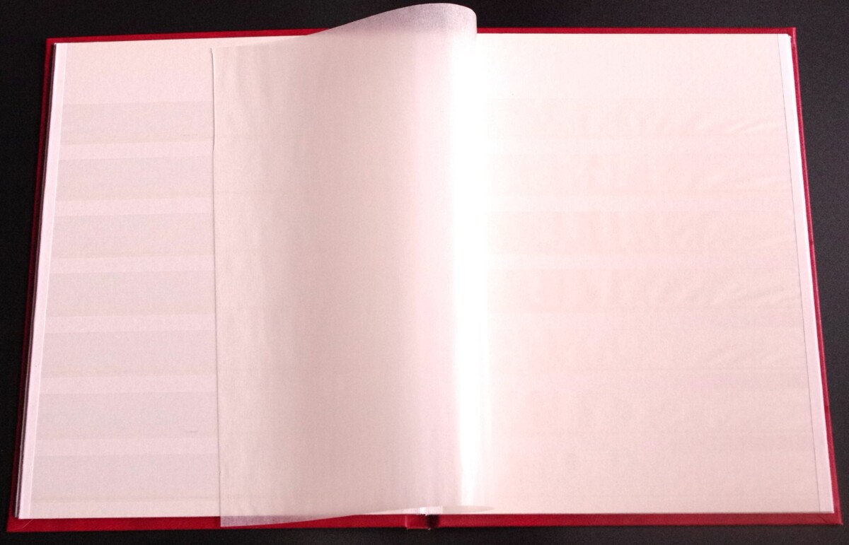 Naudotas pašto ženklų albumas, A5 formato, 8 baltų puslapių