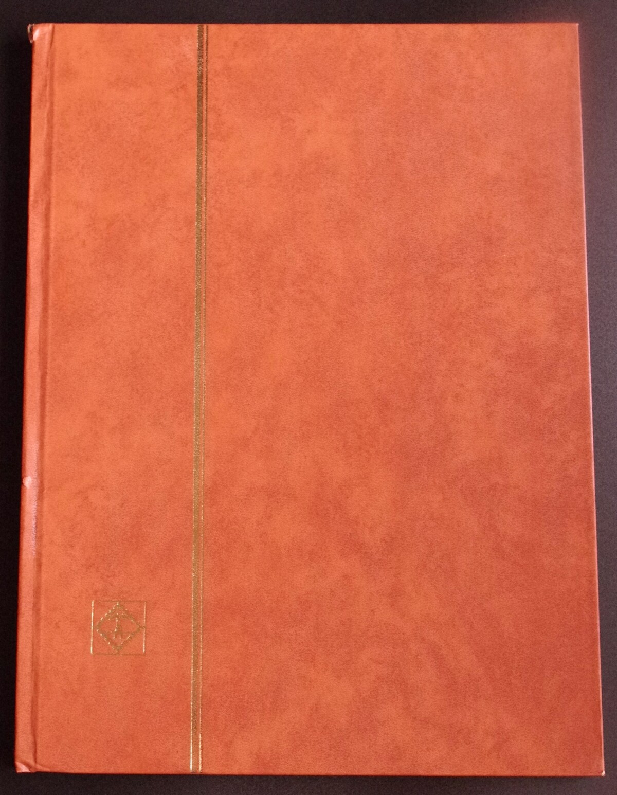Naudotas pašto ženklų albumas, 16 baltų puslapių, LEUCHTTURM Basic W