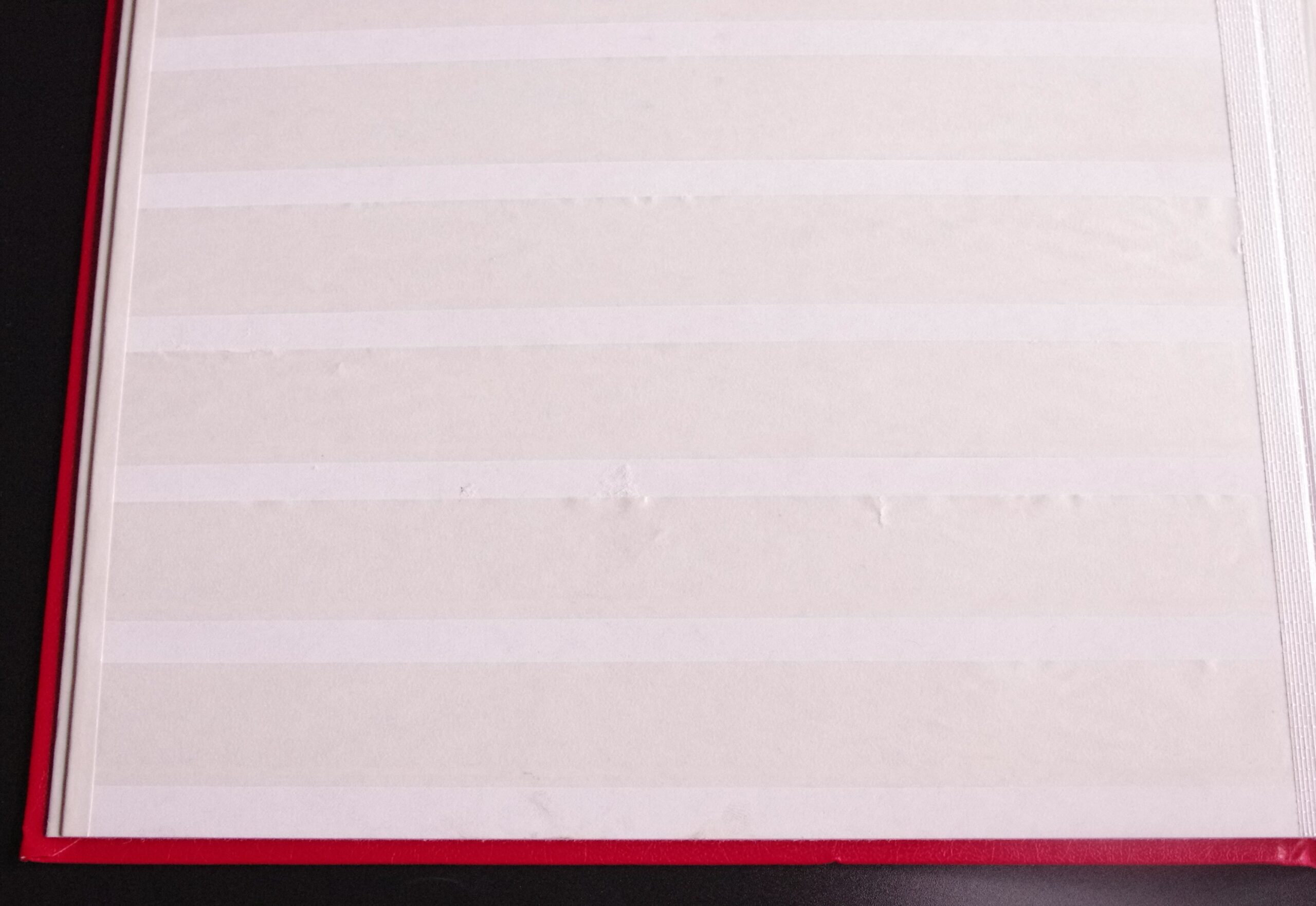 Naudotas pašto ženklų albumas, 16 baltų puslapių Naudotas pašto ženklų albumas, 16 baltų puslapių